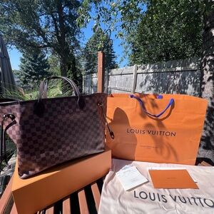 Louis Vuitton Neverfull GM Tote Like New!